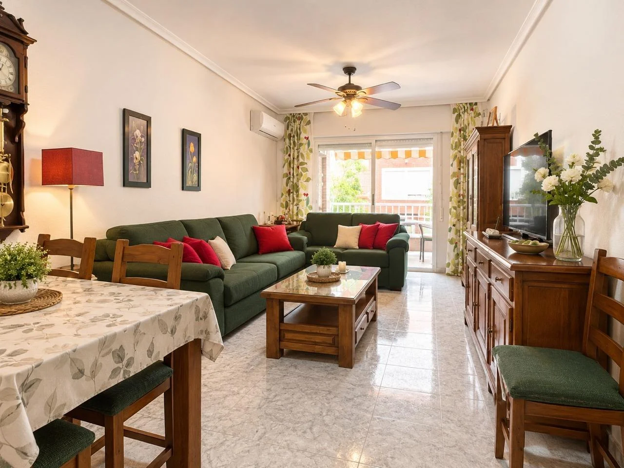 APARTAMENTO EXCLUSIVO DE 3 DORMITORIOS EN TORREVIEJA – ¡A SOLO 100 M DE LA PLAYA DEL CURA!